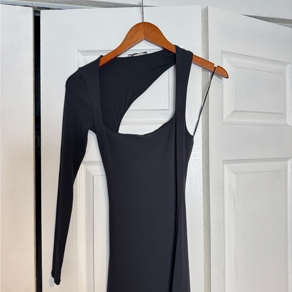 Zara Black Maxi Cut Out One Sleeve Dress - Picture 3 of 6